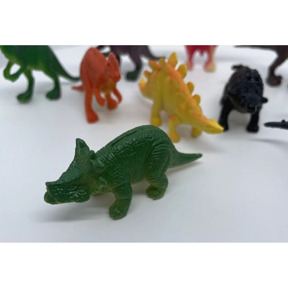 Vintage Plastic Dinosaur Figures Lot Of 11 Various Sizes Pterodactyl Jurassic - Picture 3 of 13